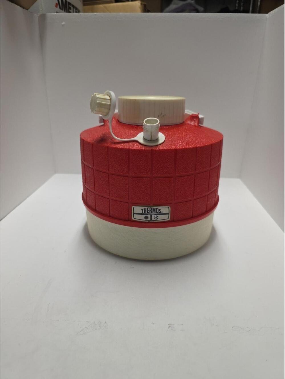 Vintage 1970s Thermos Picnic Water Jug Red & White Plastic 1 Gallon Made USA